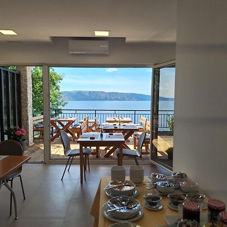 セニSuzana Beautiful Balcony Sea View 1アパートメント エクステリア 写真