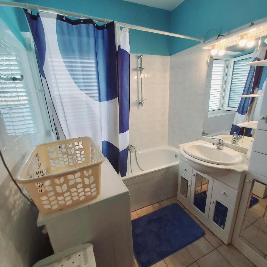 セニSuzana Beautiful Balcony Sea View 1アパートメント エクステリア 写真