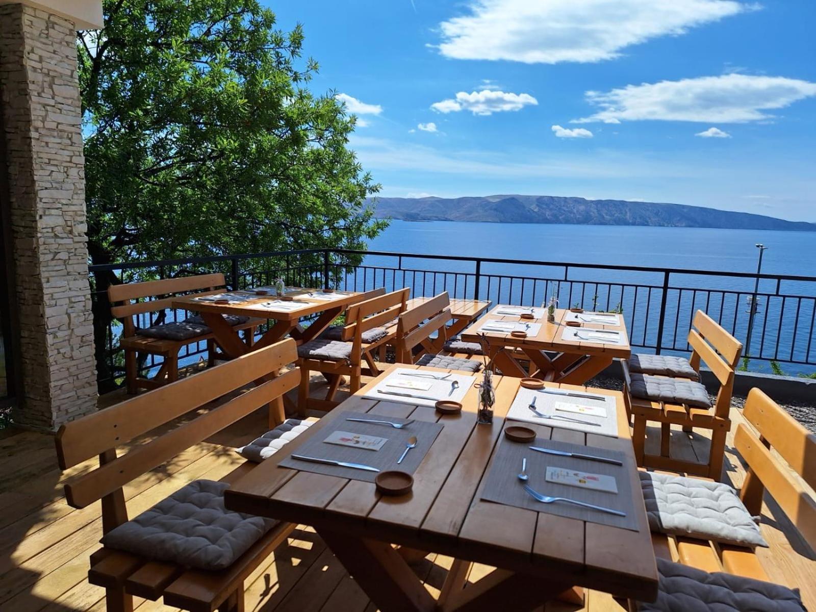 セニSuzana Beautiful Balcony Sea View 1アパートメント エクステリア 写真